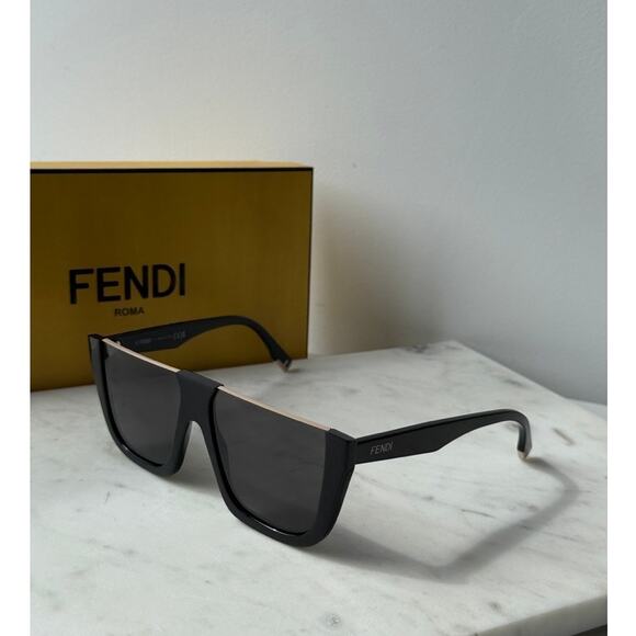 NEW Fendi Way FE40136I Black Flat Top Unisex Sunglasses - Picture 1 of 5
